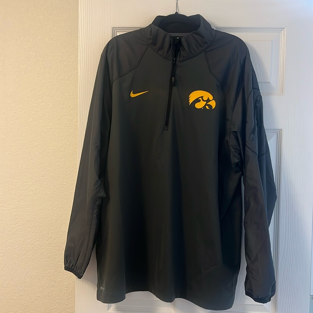 Men’s Hawkeye quarter zip